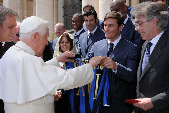 Figo az Interrel a pápánál